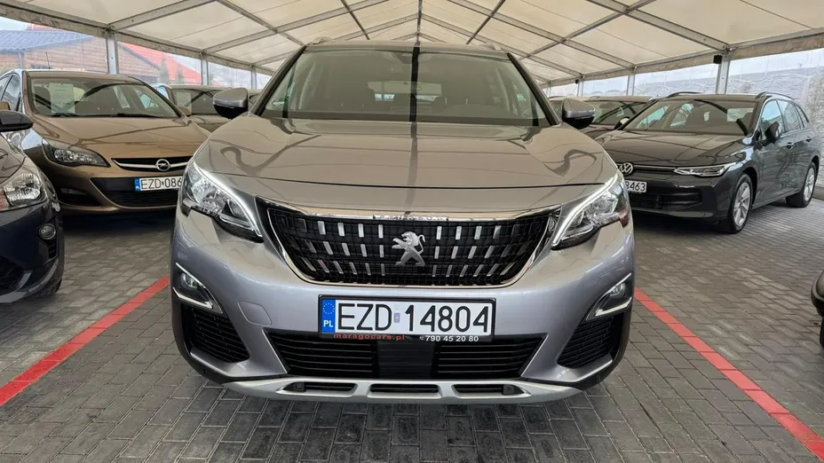 PEUGEOT 3008 -