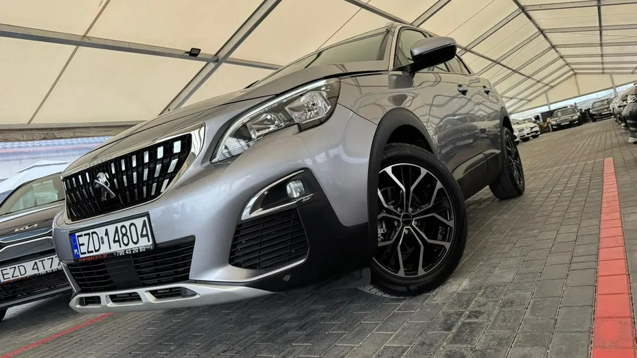 PEUGEOT 3008 -