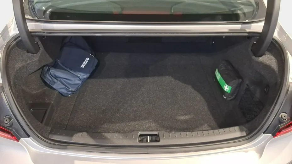 VOLVO S60 -