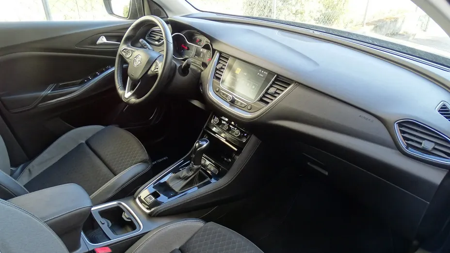 OPEL Grandland X -