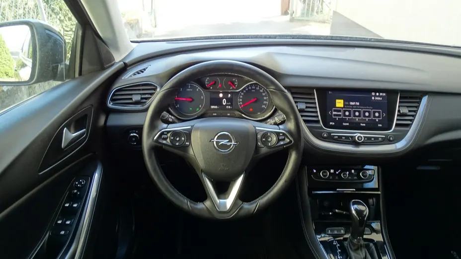 OPEL Grandland X -