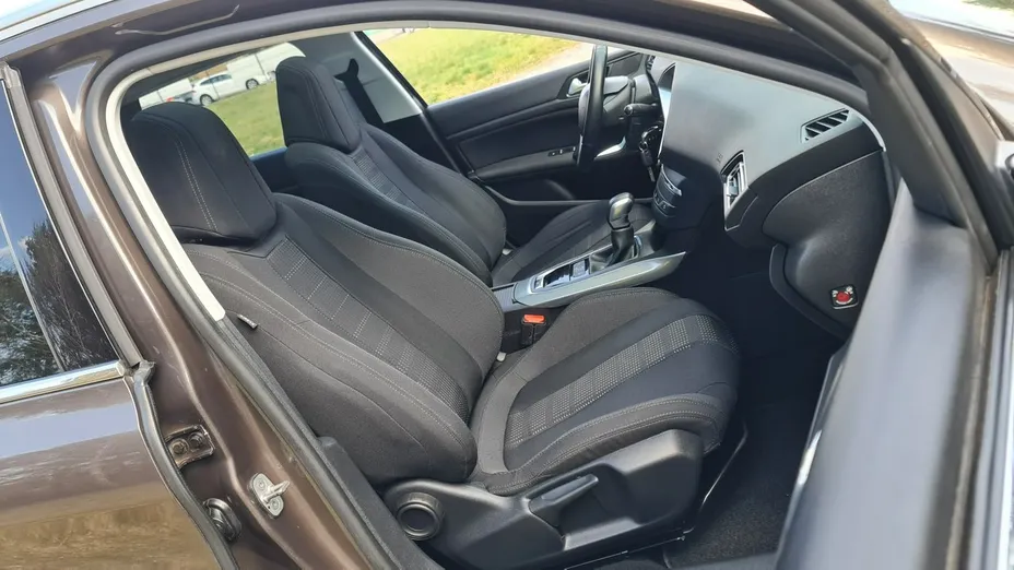 PEUGEOT 308 -
