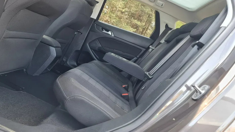 PEUGEOT 308 -
