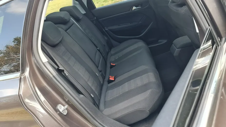 PEUGEOT 308 -