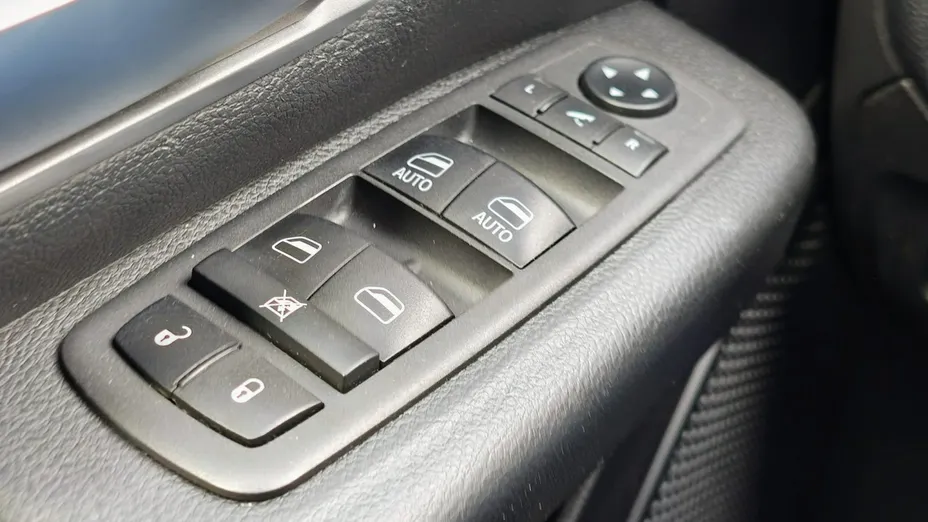 RAM 1500 -