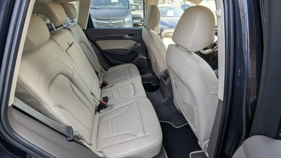 AUDI Q5 -