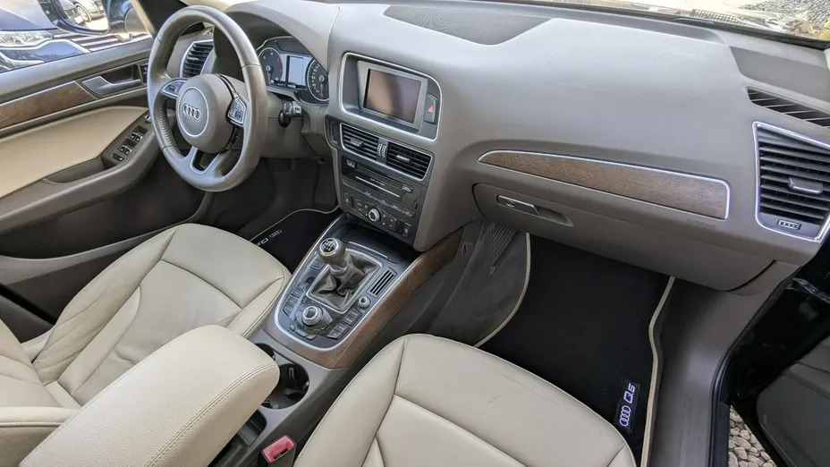 AUDI Q5 -