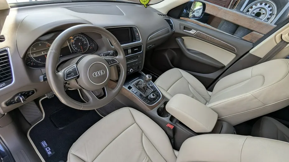 AUDI Q5 -
