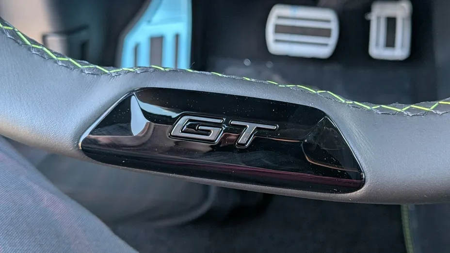 PEUGEOT 408 -