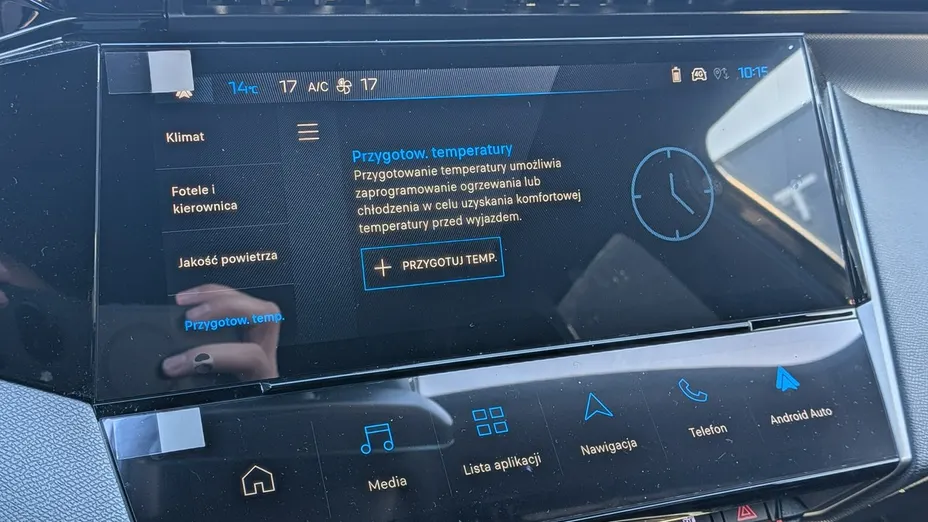 PEUGEOT 408 -