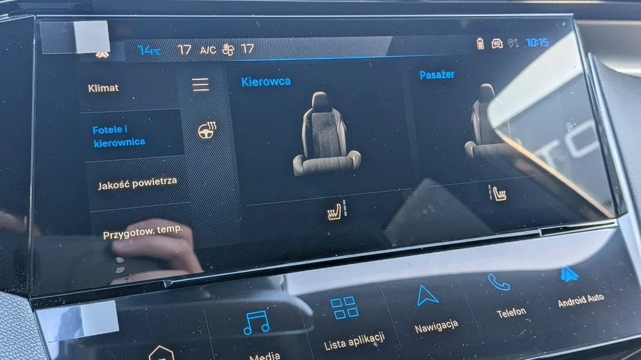 PEUGEOT 408 -