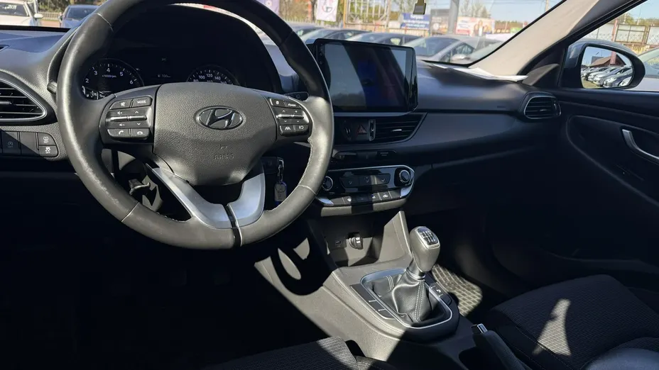 HYUNDAI i30 -