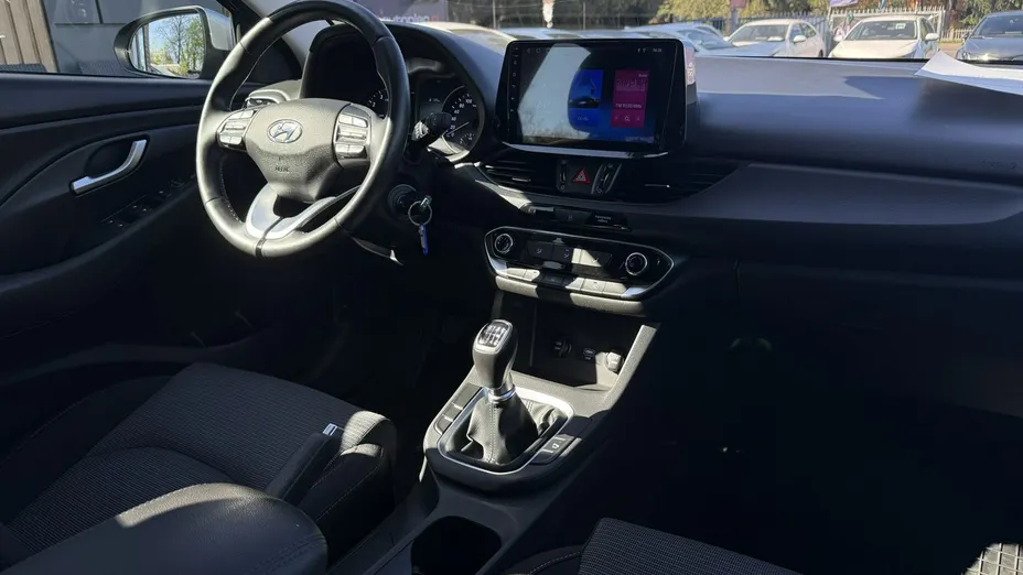 HYUNDAI i30 -