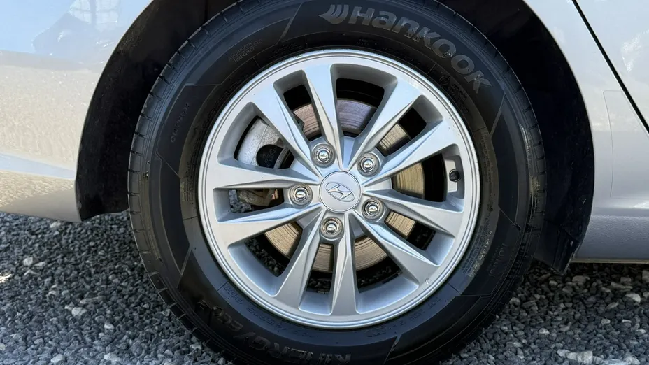 HYUNDAI i30 -