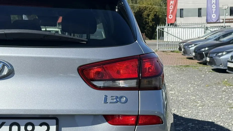 HYUNDAI i30 -