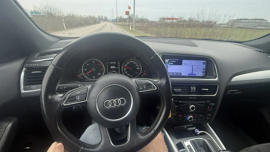 AUDI Q5 -