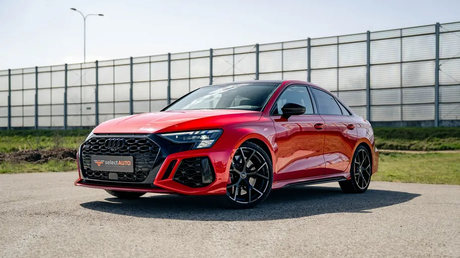 AUDI RS3 Limousine -