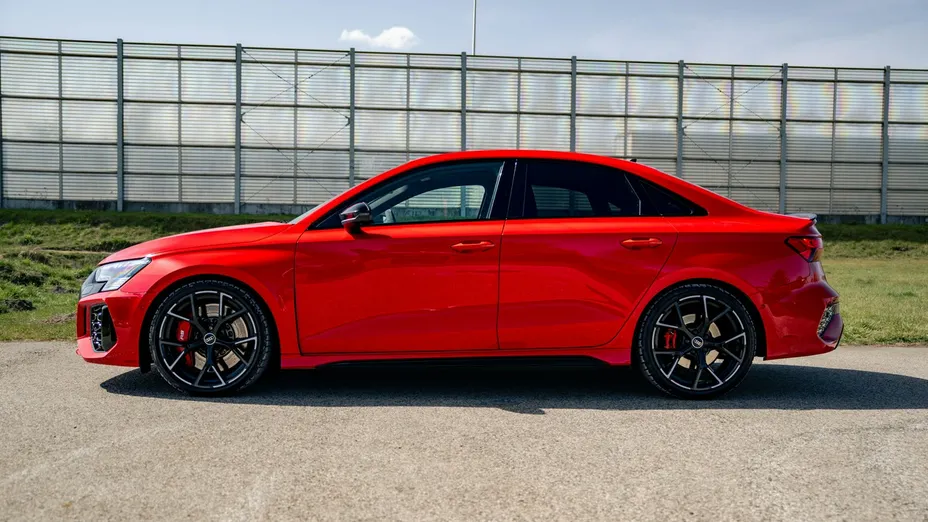 AUDI RS3 Limousine -