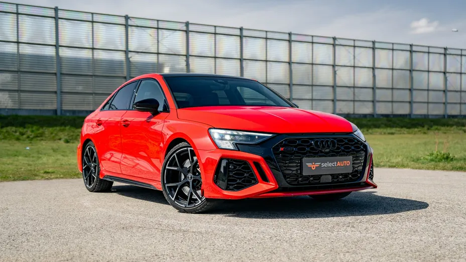 AUDI RS3 Limousine -