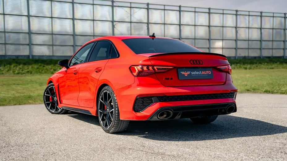 AUDI RS3 Limousine -
