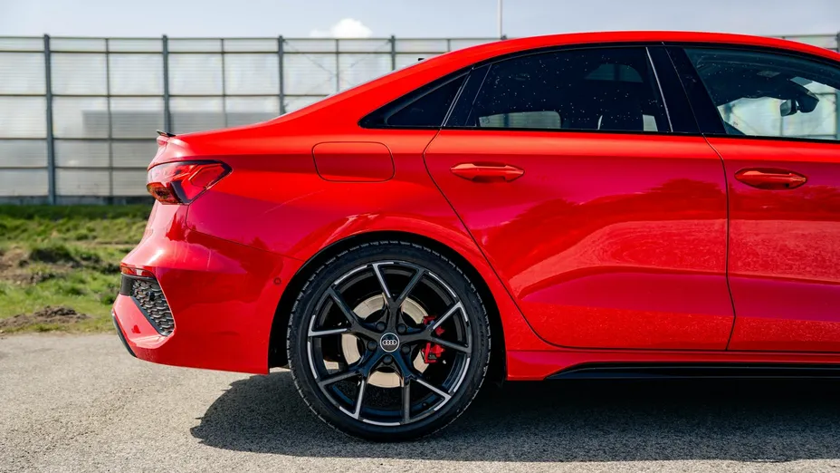 AUDI RS3 Limousine -