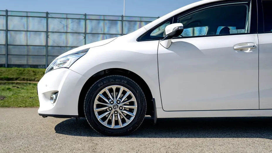 TOYOTA Verso -