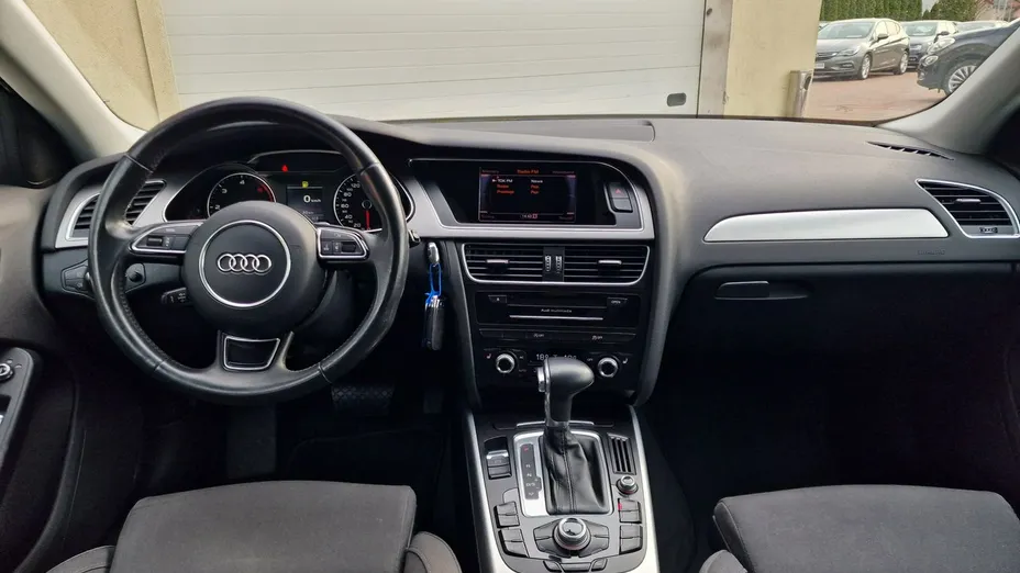AUDI A4 -
