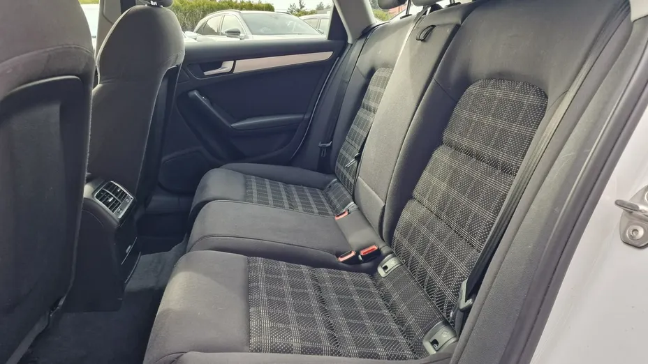 AUDI A4 -