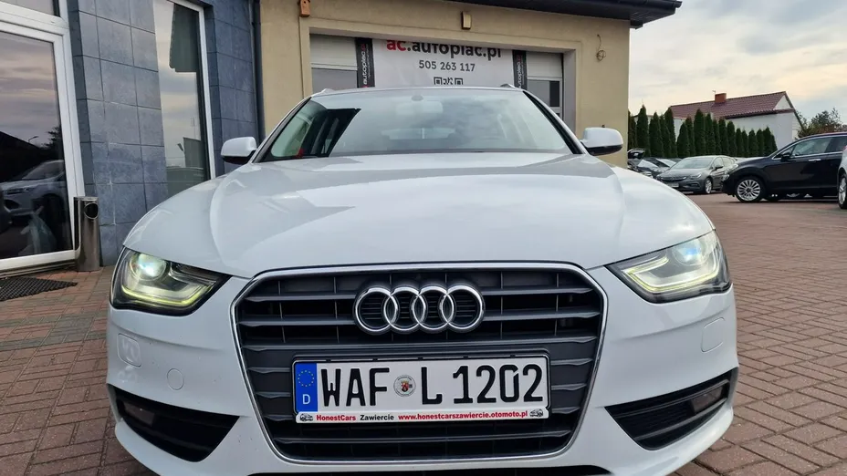 AUDI A4 -