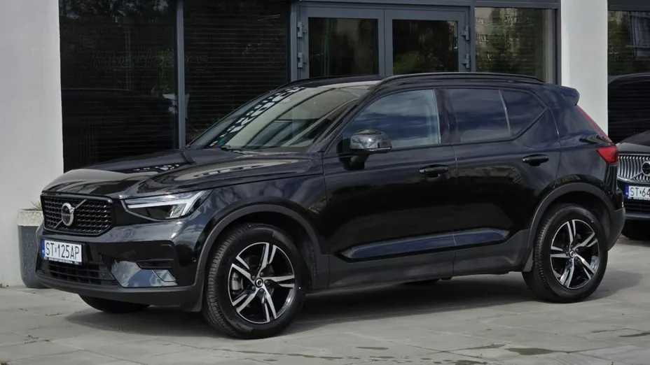 VOLVO XC40 -