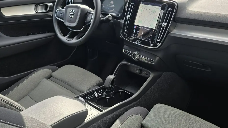VOLVO XC40 -