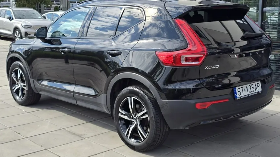 VOLVO XC40 -