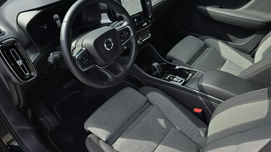 VOLVO XC40 -