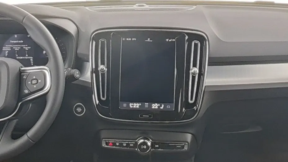 VOLVO XC40 -