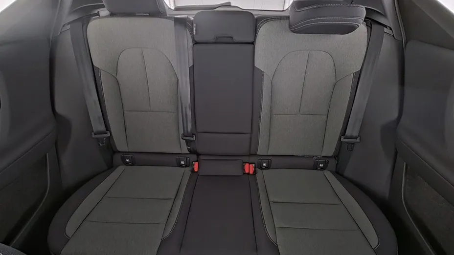 VOLVO XC40 -