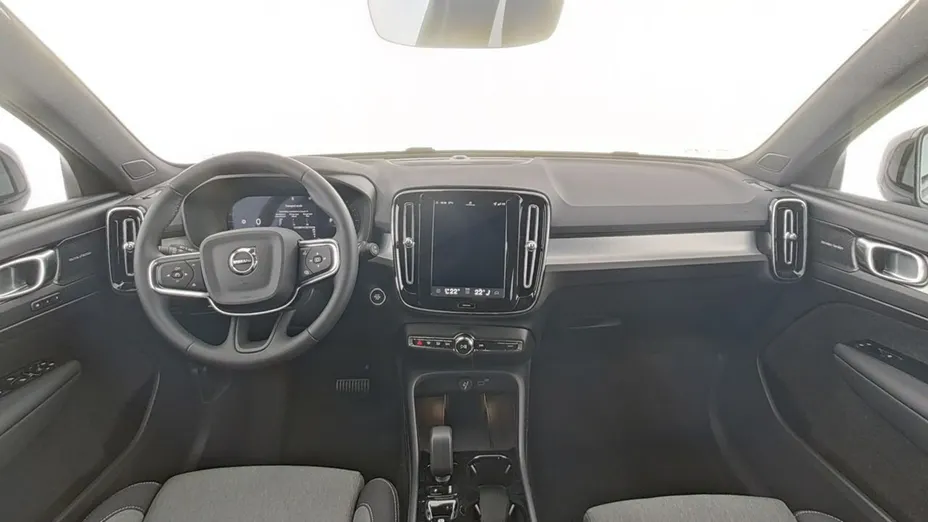 VOLVO XC40 -