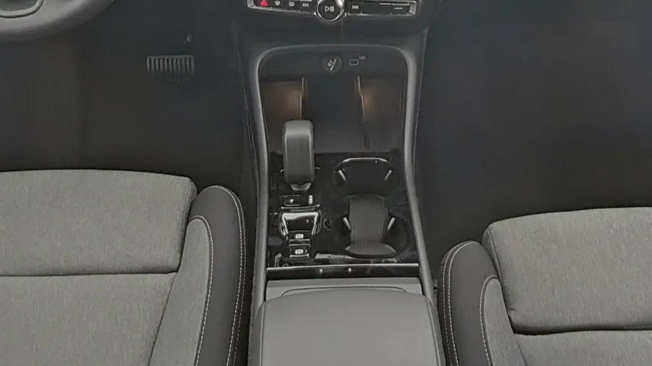 VOLVO XC40 -