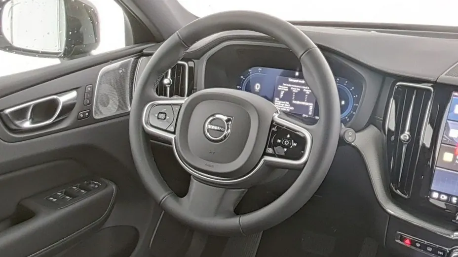 VOLVO XC60 -