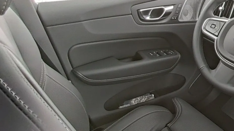 VOLVO XC60 -