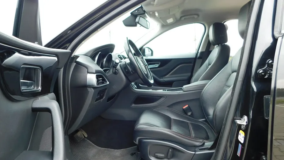 JAGUAR F-Pace -