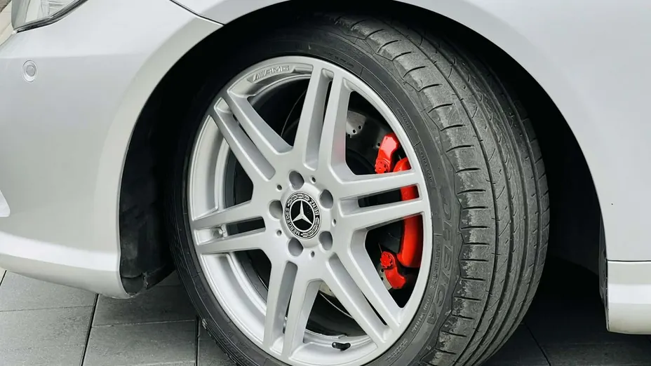 MERCEDES-BENZ E Klasa -