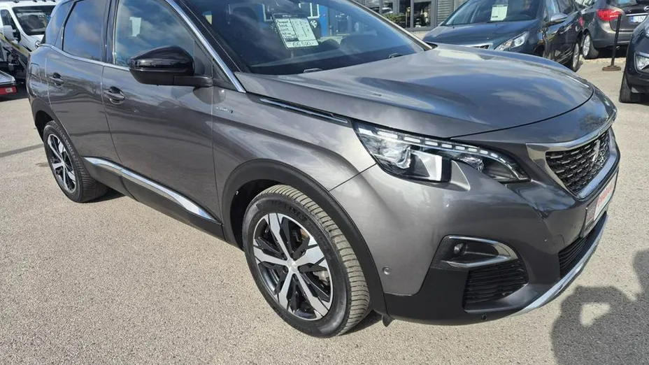 PEUGEOT 3008 -