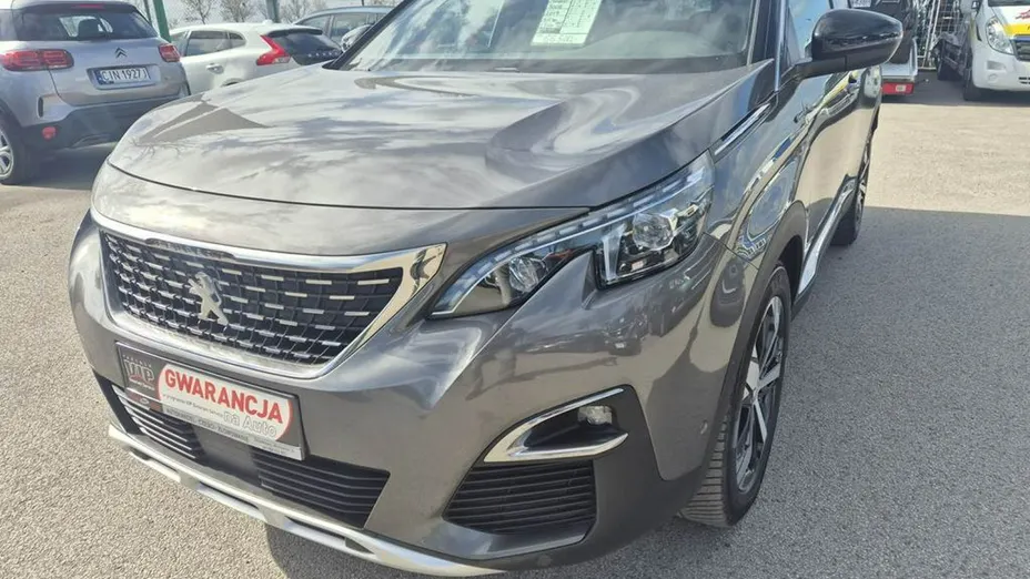 PEUGEOT 3008 -