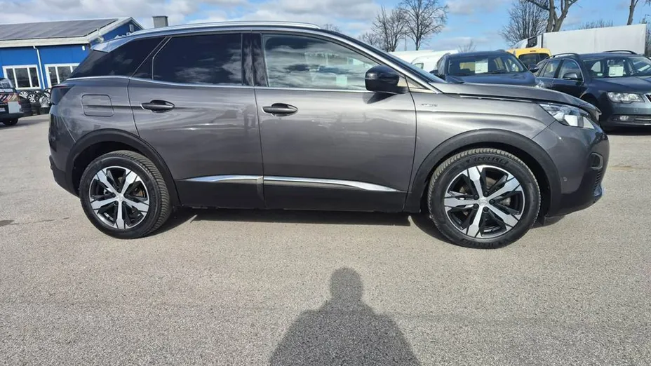 PEUGEOT 3008 -