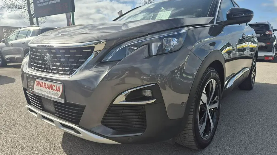 PEUGEOT 3008 -