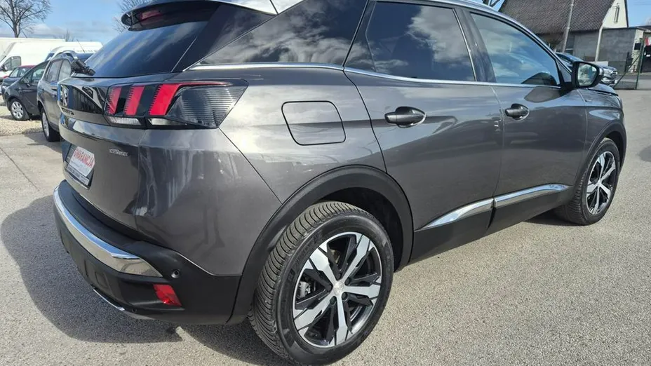 PEUGEOT 3008 -