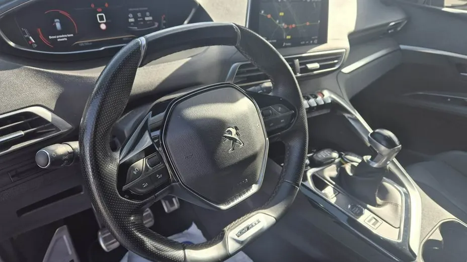 PEUGEOT 3008 -