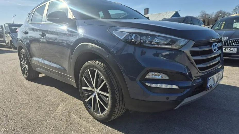 HYUNDAI Tucson -