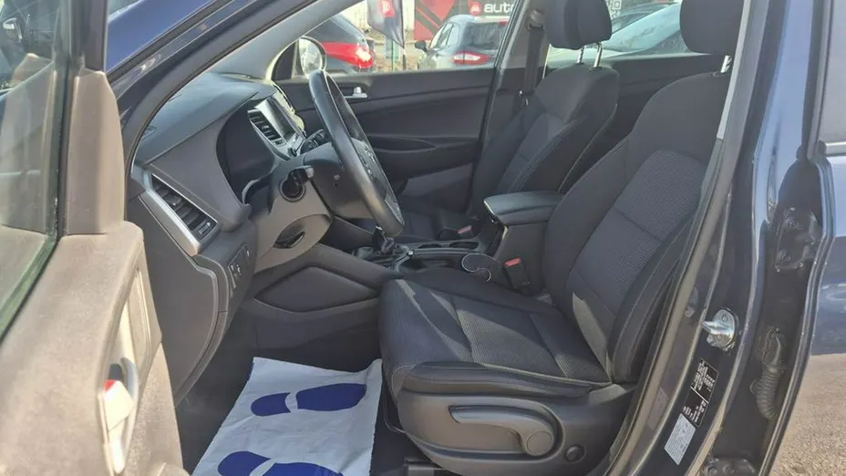 HYUNDAI Tucson -