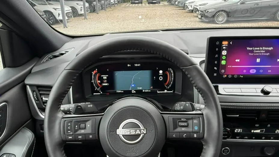 NISSAN Qashqai -